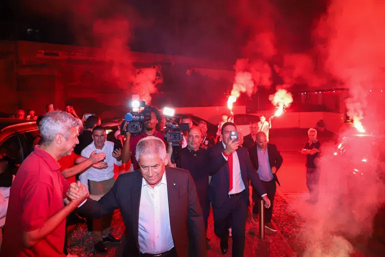 Vieira promete o penta! Benfiquistas em êxtase