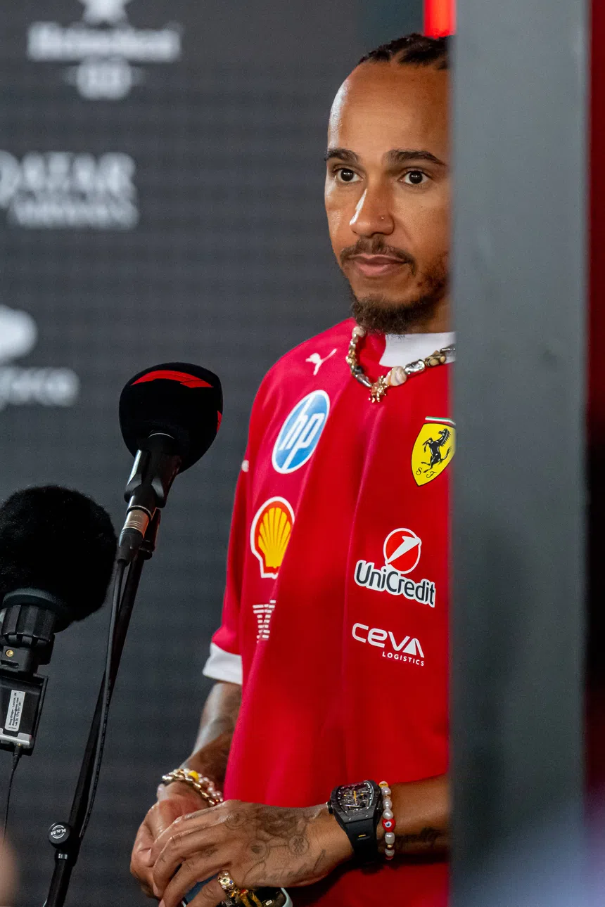 Hamilton jura F1 até Alonso aos 50!