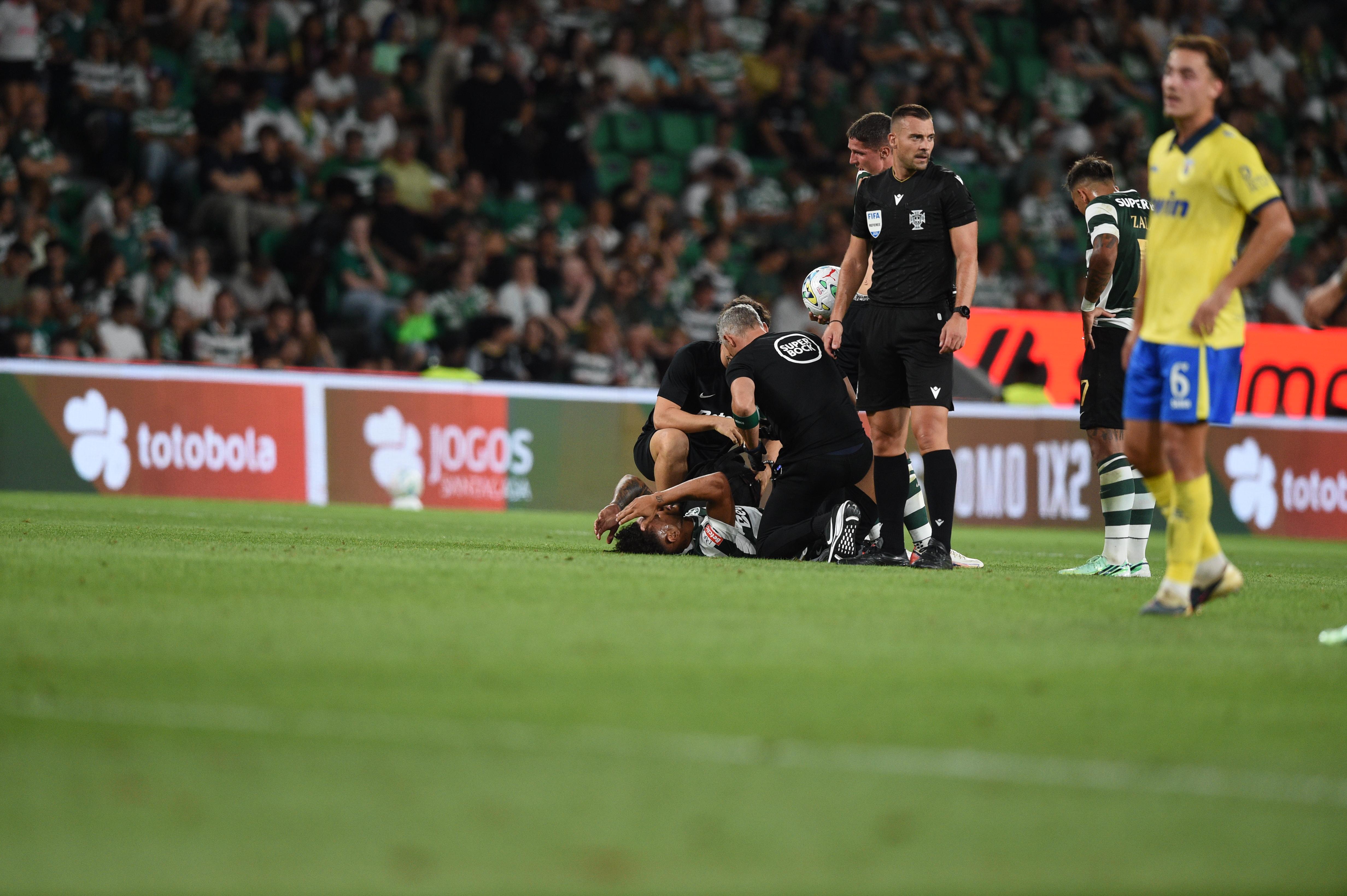 Luis Suárez com queixas no Sporting-Arouca - Foto: Sérgio Miguel Santos