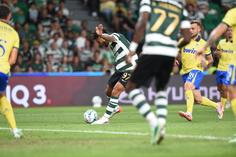 O remate certeiro de Luis Suárez no Sporting-Arouca - Foto: Sérgio Miguel Santos