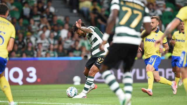 O remate certeiro de Luis Suárez no Sporting-Arouca - Foto: Sérgio Miguel Santos
