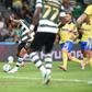 O remate certeiro de Luis Suárez no Sporting-Arouca - Foto: Sérgio Miguel Santos