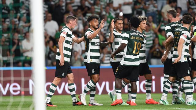 Jogadores festejam golo de Suárez no Sporting-Arouca - Foto: Sérgio Miguel Santos
