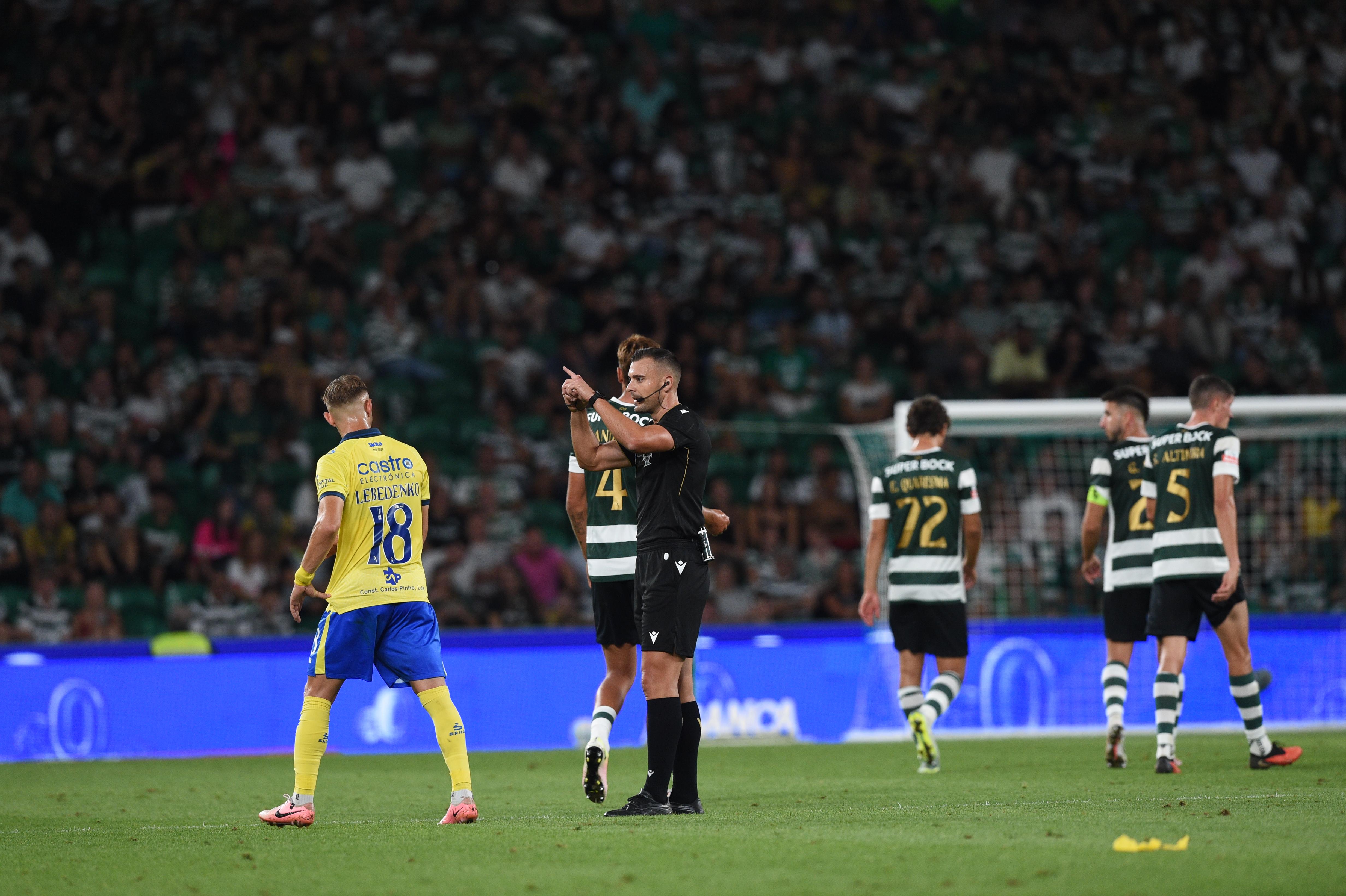 Árbitro no Sporting-Arouca - Foto: Sérgio Miguel Santos