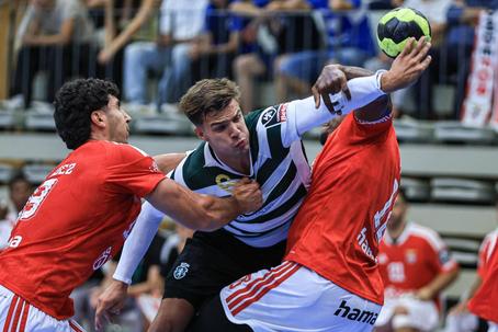 Tudo empatado (10-10) no João Rocha que recebe o Benfica