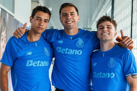 Kiwior, Bednarek e Pietuszewski, os polacos do FC Porto — Foto: FC Porto