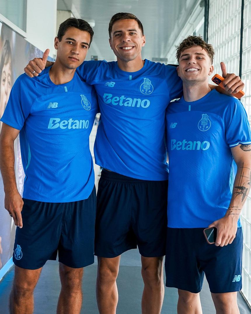 Kiwior, Bednarek e Pietuszewski, os polacos do FC Porto — Foto: FC Porto