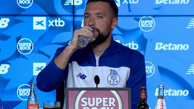 Farioli defende Gimenez: «O verão do Santi foi cheio de ruído…»
