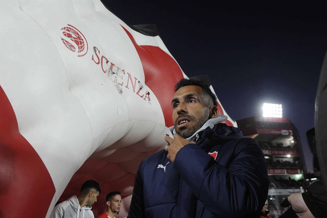 Carlos Tévez caiu na banheira e sofreu um traumatismo craniano