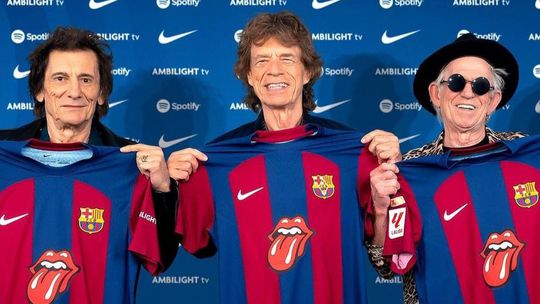 O que é que o Barcelona e os Rolling Stones têm em comum? Esta camisola