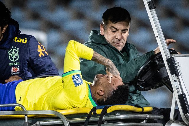 Cirurgia de Neymar marcada para quinta-feira