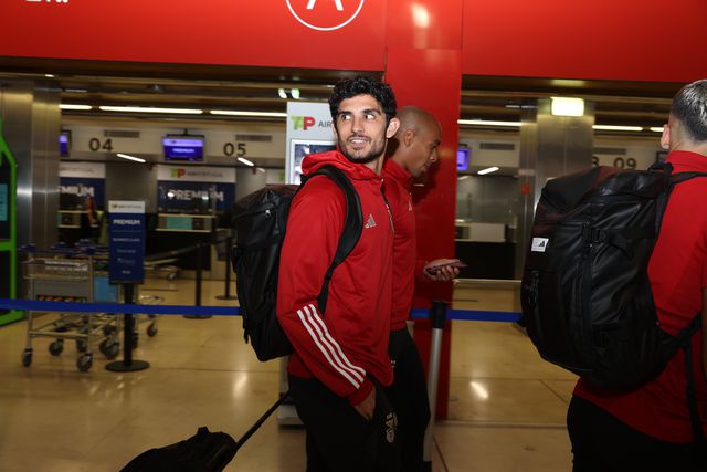 Benfica parte com atraso de mais de uma hora