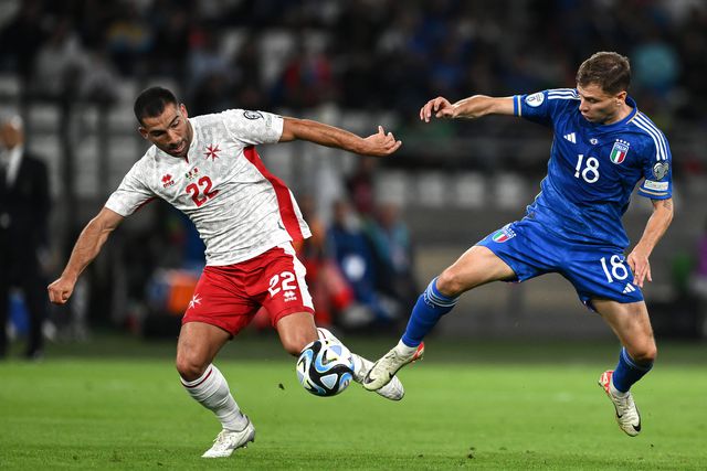 Farense: Muscat já chegou, Belloumi ainda não