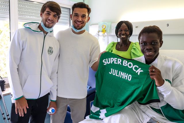 Sporting distribui sorrisos e esperança no IPO: «Temos de lhes passar alguma força»