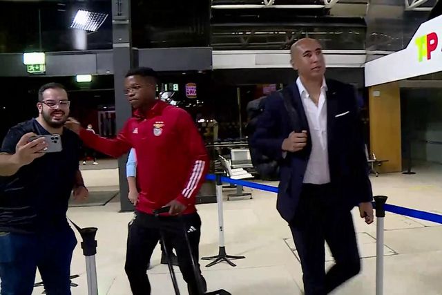 Rafa Silva e João Neves os mais solicitados pelos adeptos na partida para os Açores