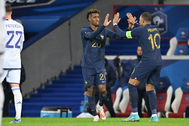 Seleções francesas adotam comboio como meio de transporte