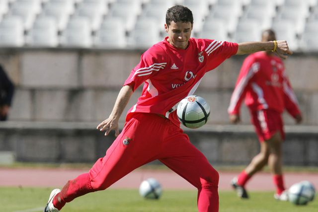 Ex-Benfica e o tumor cerebral: «Tive muitos duelos aéreos e levei tantas pancadas na cabeça…»