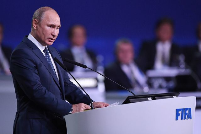 Vladimir Putin acusa COI de «pressão política» e «discriminação étnica»