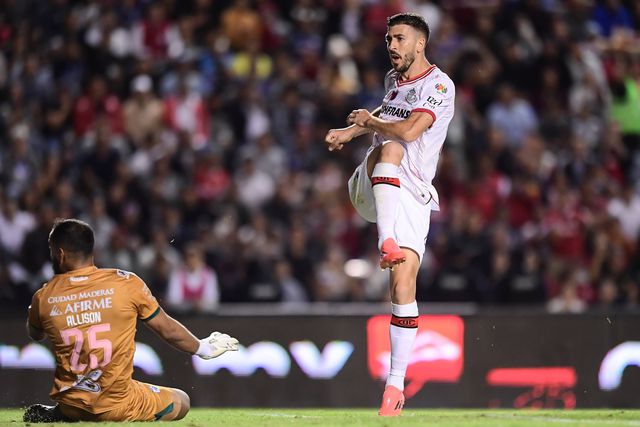 Paulinho volta a marcar no Toluca