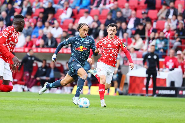 Xavi Simons em ação no Mainz-Leipzig da Bundesliga