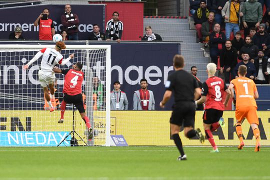 VÍDEO: a avaliar por este lance aos 90', haverá… bicampeão na Alemanha