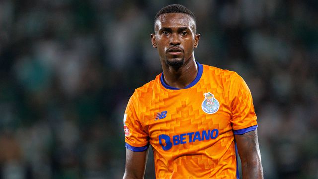 Otávio, central do FC Porto, assinou há exatamente um ano pelos dragões