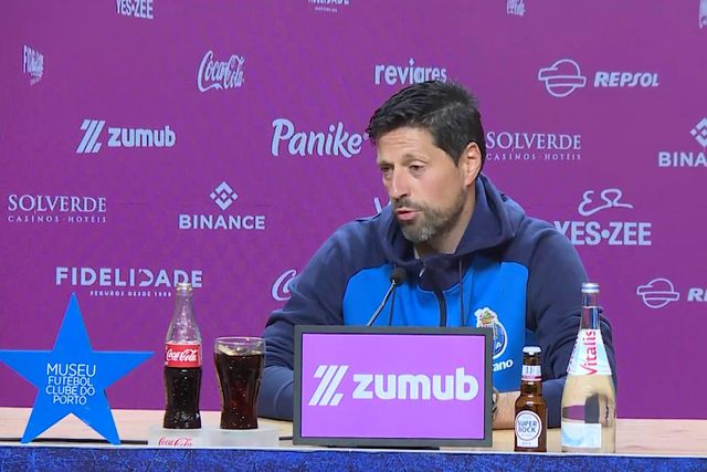 Vítor Bruno enigmático quanto ao onze do FC Porto