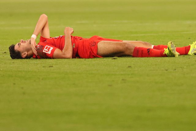 Pavlovic arrisca paragem de seis a oito semanas: suspeita-se de fratura na clavícula