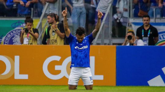 Vídeo: ex-Sporting e ex-FC Porto combinam em grande golo do Cruzeiro