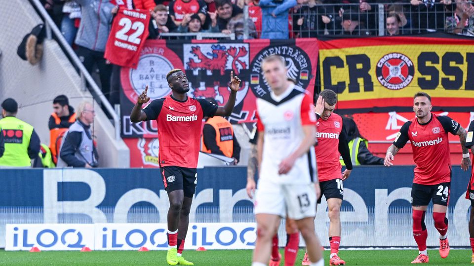 Victor Boniface festeja golo ao Eintracht