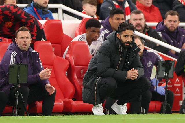 Ruben Amorim no banco de suplentes de Anfield (Foto: IMAGO)