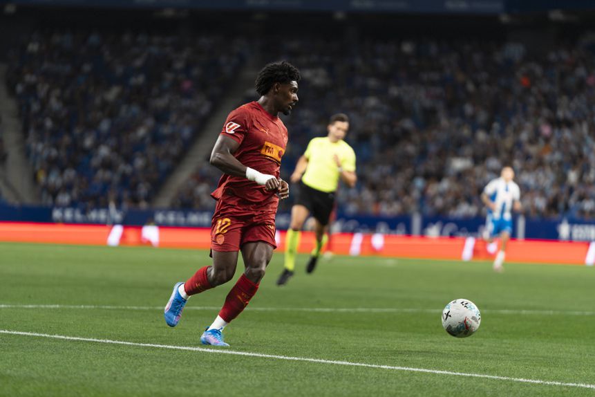 Valência, de Thierry Correia, joga esta segunda-feira em casa do Alavés