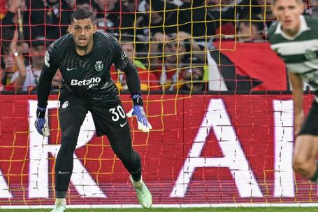 Kaique estreou-se de leão ao peito na vitória, por 2-0, em casa do Lens, na Liga dos Campeões