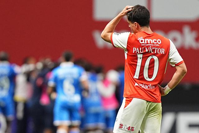 Pau Víctor foi a imagem do desalento bracarense no final da partida (Foto Hugo Delgado/LUSA)