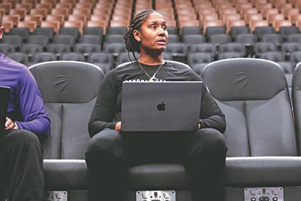 Mery tem a seu cargo os jogadores mais jovens, que necessitam de maior crescimento     Fotografia Toronto Raptors