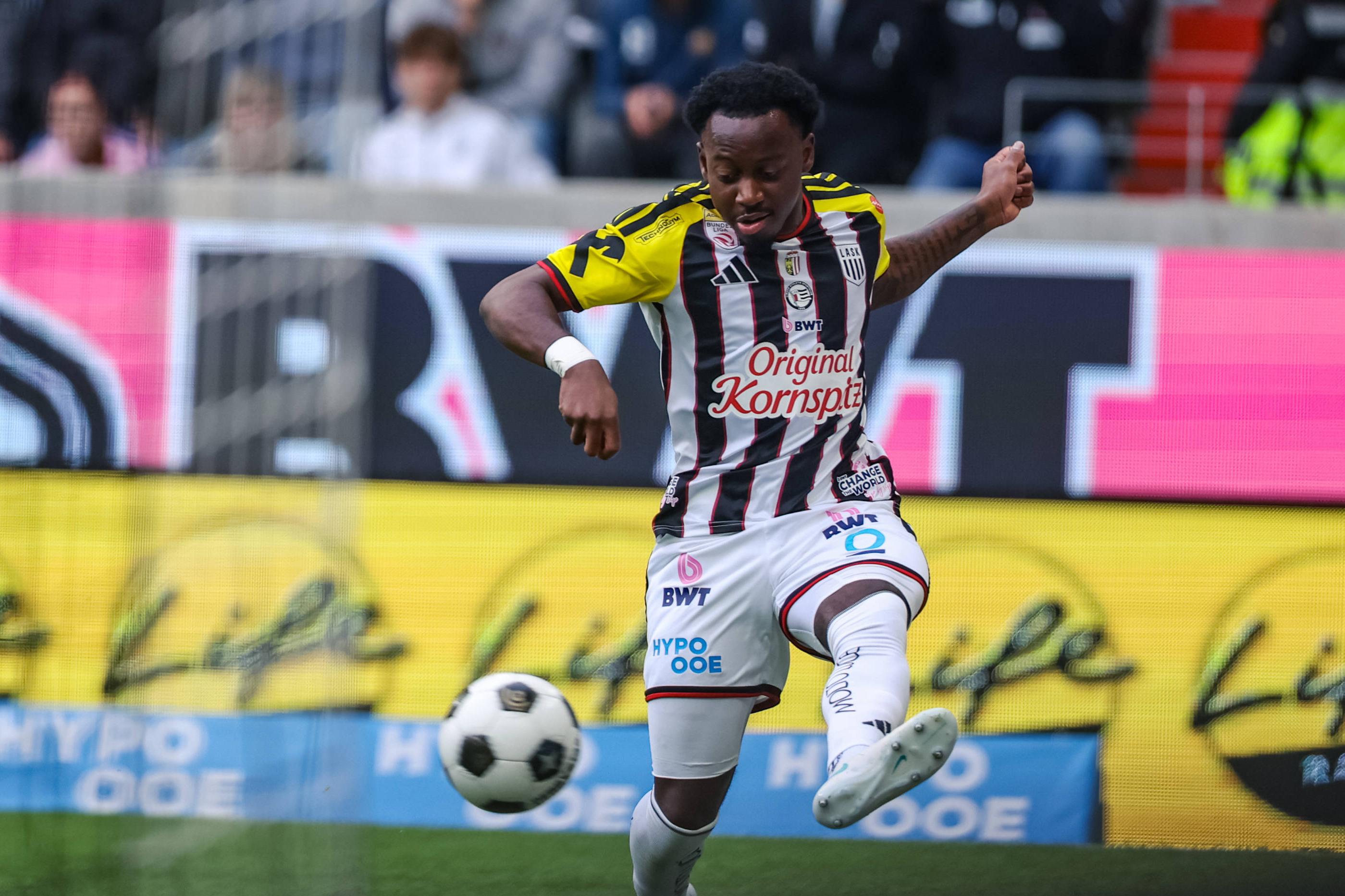 George Bello falhou os últimos dois jogos do LASK Linz, próximo adversário do Sporting na Champions