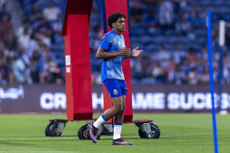 Souza procura primeiros minutos pelo FC Porto em jogos oficiais