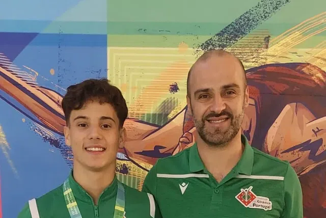 Duplo mini: Francisco José de ouro no Mundial júnior, Anna Odainii garantiu o bronze