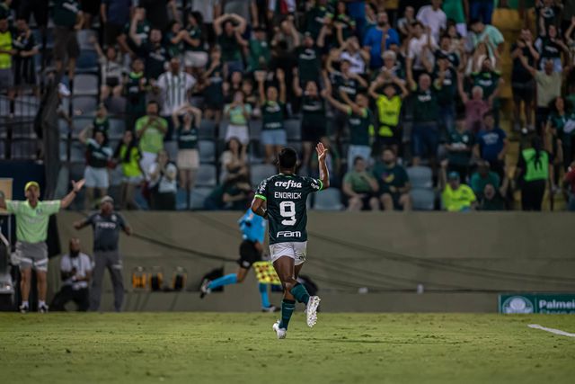 Pai de Endrick emociona-se ao ver o filho na seleção: «Trabalhei nas limpezas e vendi café...»