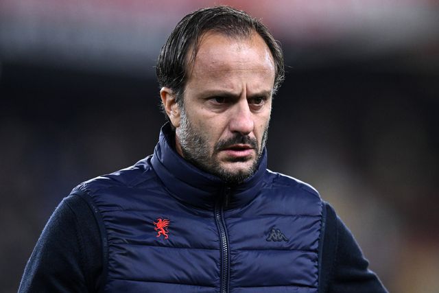 Oficial: Vitinha fica sem treinador no Génova