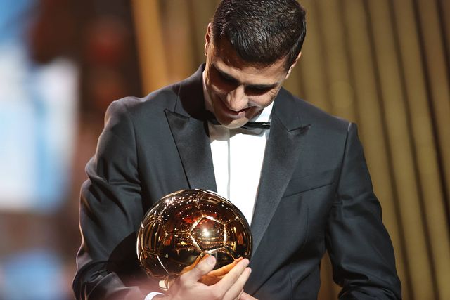 Rodri vai voltar a pisar o relvado do Etihad para… apresentar a Bola de Ouro