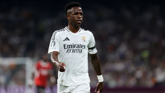 Ancelotti reage à suspensão de Vinícius: «Eu também ouço o que se passa em campo»