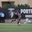 Avançado do Portimonense B seduz o Farense