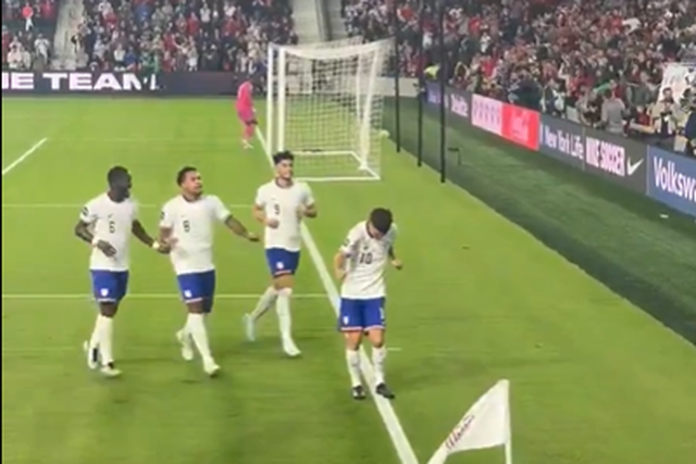 Vídeo: Pulisic marca e festeja com dança de Trump