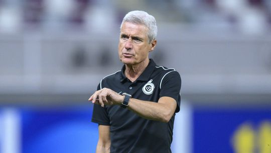 Santos tem outro treinador português na mira para substituir Carille