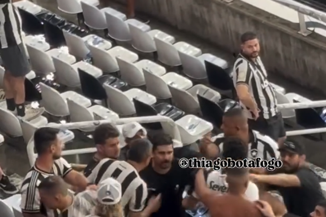 A discussão que deu lugar à festa do Botafogo: o momento foi partilhado por um adepto nas redes sociais