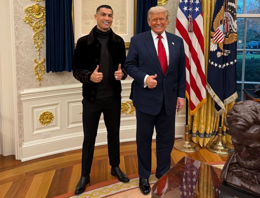 Cristiano Ronaldo ao lado de Donald Trump - Foto: Casa Branca