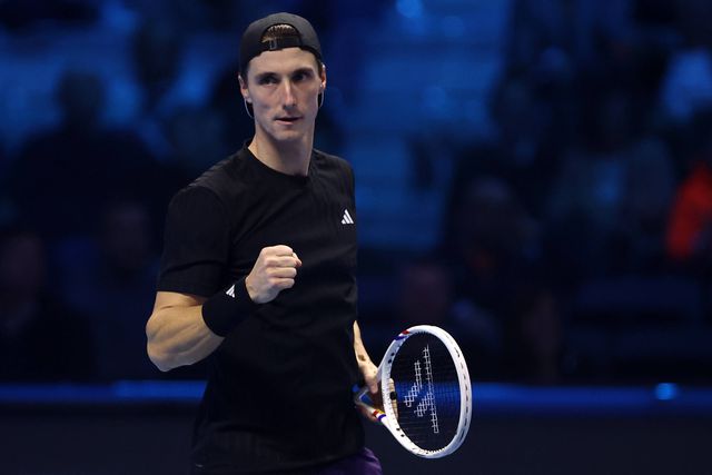 Ex-número um de pares anuncia pausa na carreira para lidar com a saúde mental