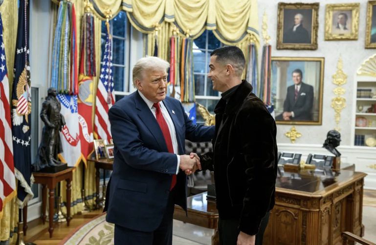Cristiano Ronaldo com Donald Trump na Sala Oval - Foto: The White House