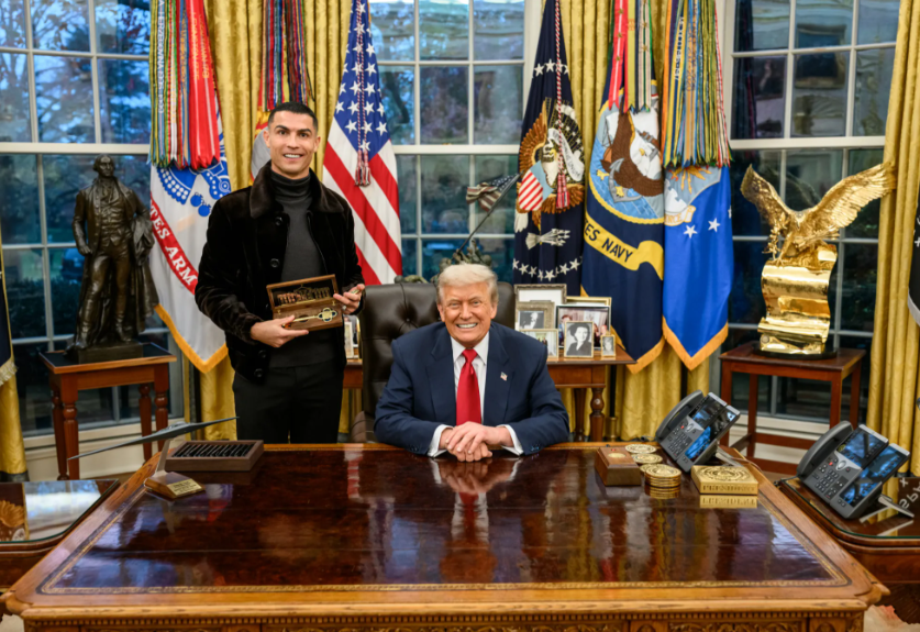 Cristiano Ronaldo com Donald Trump na Sala Oval - Foto: The White House